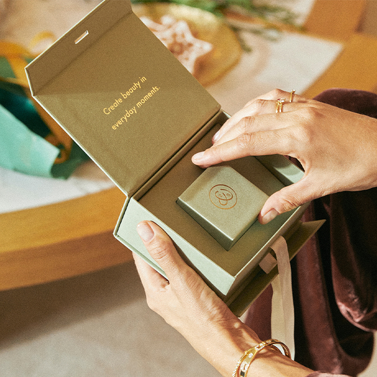 jewelry box with ribbon