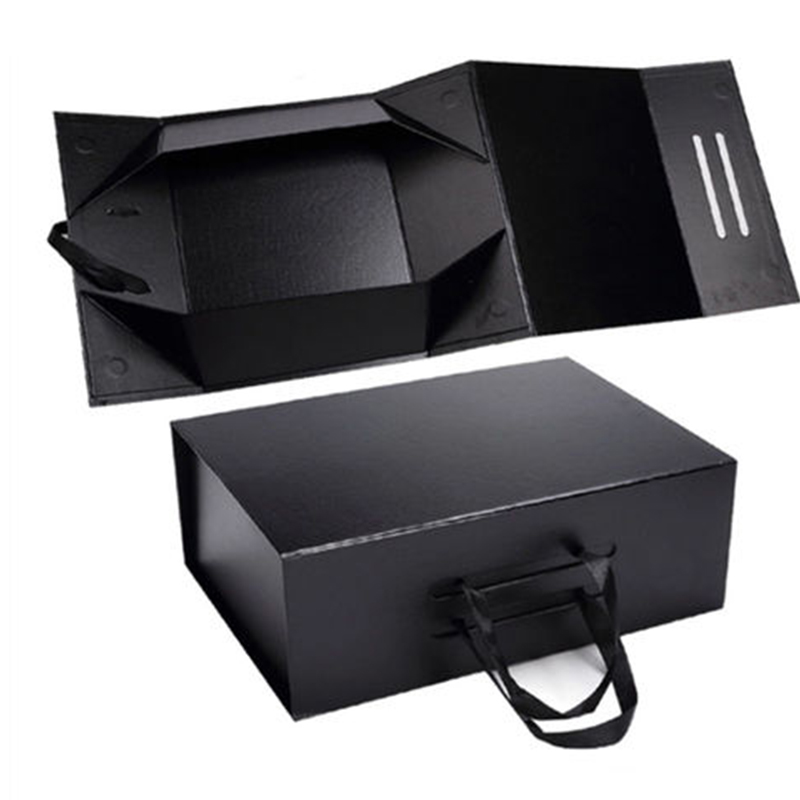 collapsible gift box with magnetic closure