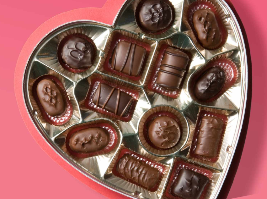Come migliorare un sapore di una torta a scatola di cioccolato