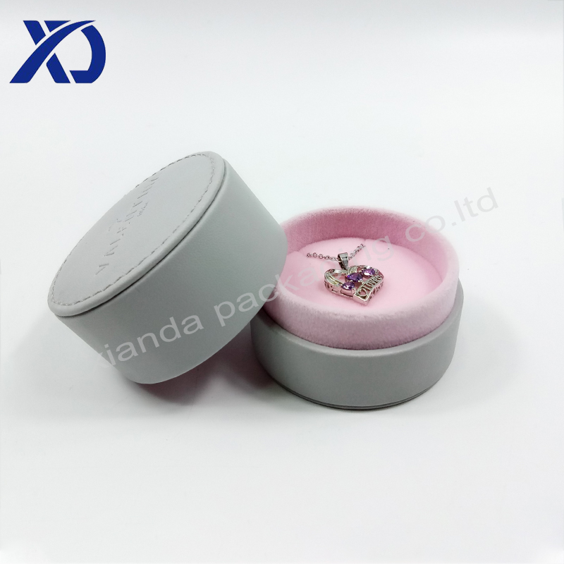 Round Jewelry Boxes And Velvet Bags