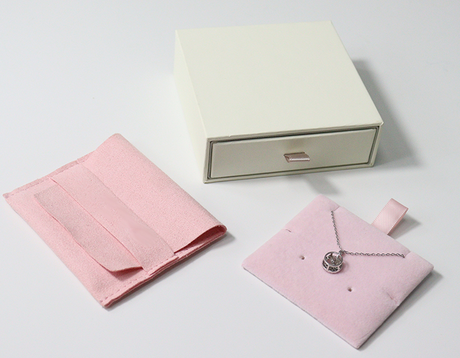 Paper Necklace Gift Box.png