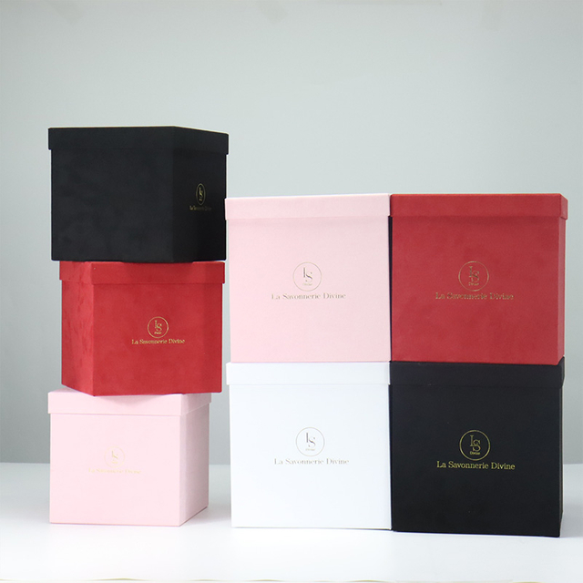 velvet square box rose