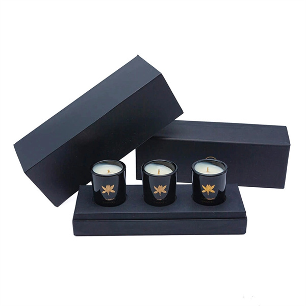 Light up their life with our luxurious gift candle box!