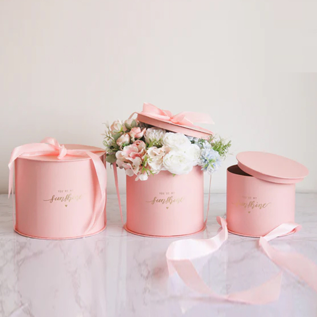 Round Flower Gift Box With Ribbon