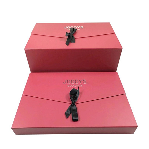 Elevate Gifting with Luxury Folding Boxes