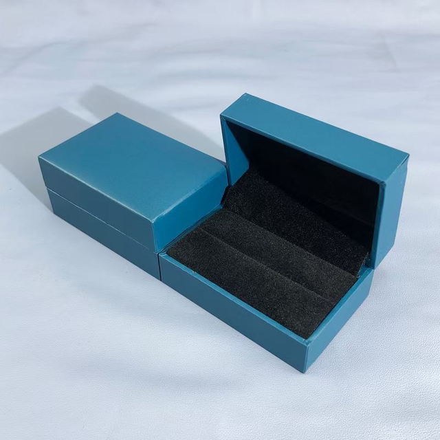cardboard jewelry gift box