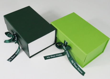 Folding Gift Box with Ribbon.jpg