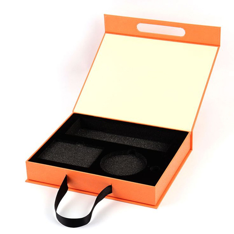 custom cosmetic packaging box with handle.jpg