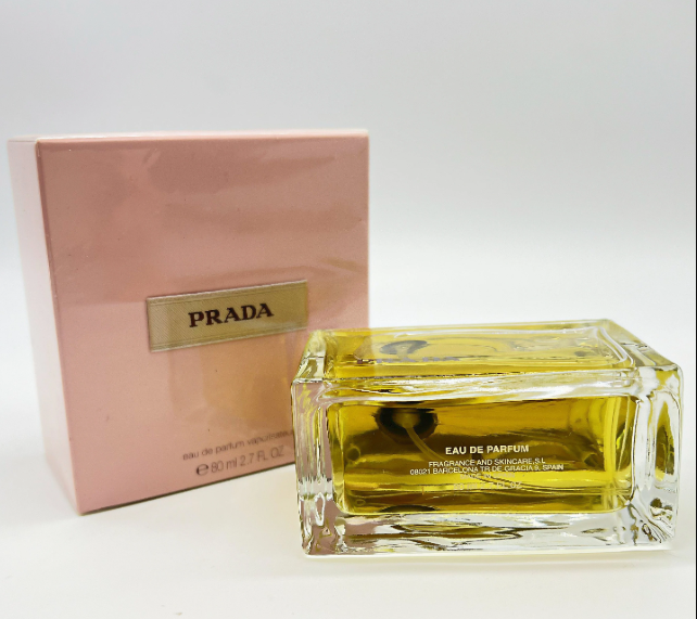 which perfume is sold in a box showing an eye